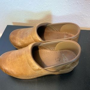 Dansko Brown